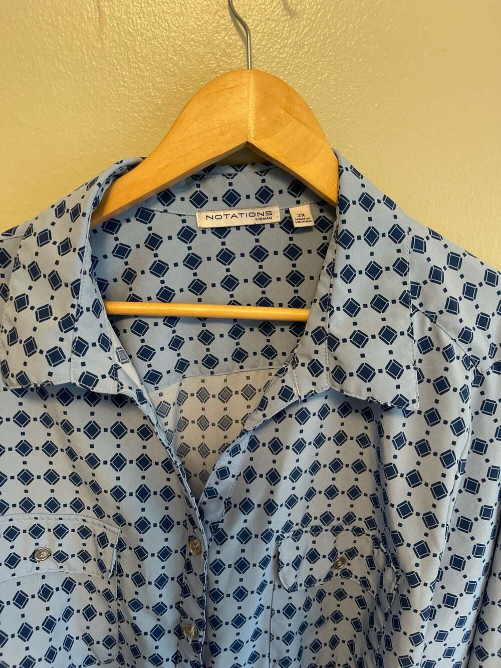 Y2K Women's 2XL Vibrant Blue Geometric Diamond Print Roll-Tab Sleeve Blouse - Picture 2 of 7